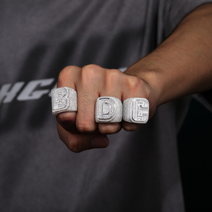 Bague Personnalisée D VVS Moissanite Baguette, Initiales A-Z 26 Lettres, pour Femmes Hommes Couples, Nom Alphabet Iced Out, Bijoux Hip Hop - Product Image 4