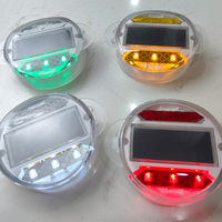 Borneaux routiers solaires LED étanches IP68 haute visibilité, marqueurs de trottoir intégrés à énergie solaire