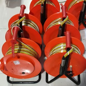เครื่องวัดระดับน้ำแบบพกพา 200 ม. พร้อมตลับพลาสติก หัววัดขนาด 14 มม. ความแม่นยำ 0.5 มม. ใช้แบตเตอรี่ สำหรับวัดระดับน้ำลึกและทางน้ำ - Product Image 3
