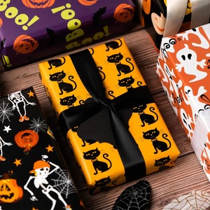Papier cadeau personnalisé écologique et recyclable sur le thème d'Halloween, rouleau de papier d'art couché double face 100 GSM, citrouilles, fantômes, chats - Product Image 3