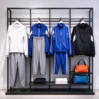 Présentoir en bois pour vêtements masculins avec base noire et plateforme pour mannequin CE ETL – Vente en gros et au détail pour boutiques