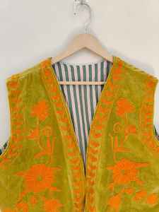 Chaqueta Bomber de Terciopelo con Bordado Hermoso, Hecha a Mano, Estilo Boho Floral, Ecológica, Reversible, para Invierno - Product Image 2