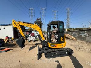 Excavatrice sur chenilles 9035FZTS avec un poids de 3,8 tonnes et une capacité de godet de 0,11 m3 - Product Image 4
