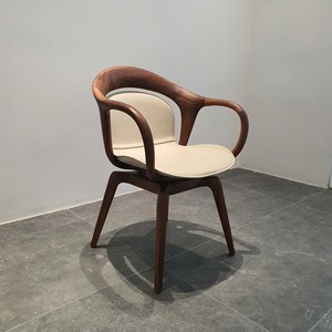 Chaise de salle à manger scandinave de luxe, structure en bois massif, siège rembourré en cuir de qualité supérieure pour la maison, le restaurant, l'hôtel PISANO - Product Image 4