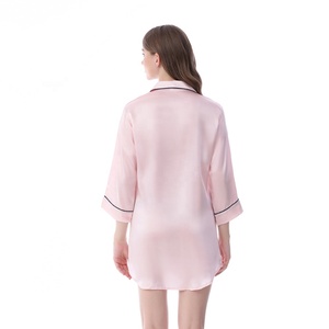 <span class=keywords><strong>Camicia</strong></span> <span class=keywords><strong>da</strong></span> <span class=keywords><strong>Notte</strong></span> <span class=keywords><strong>da</strong></span> Donna Traspirante di Lusso in Seta di Gelso 100% 19 Momme <span class=keywords><strong>con</strong></span> Colletto e <span class=keywords><strong>Bottoni</strong></span> Frontali, Comoda per Dormire - Product Image 3
