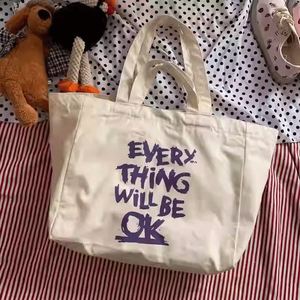 Sacs à bandoulière pliables en toile personnalisés pour femmes avec motif lettres et fermeture éclair, sacs fourre-tout promotionnels réutilisables pour le shopping – Vente en gros - Product Image 3