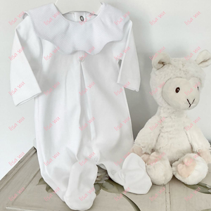 Combinaison bébé en coton de <span class=keywords><strong>luxe</strong></span> à col festonné monogrammé, barboteuse à manches longues, <span class=keywords><strong>pyjama</strong></span> et tenue de sortie de maternité - Product Image 3