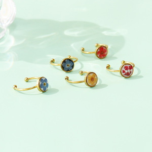 33 Designs Bague réglable en acier inoxydable avec fleur de mignonnette et fleurs stabilisées en résine, bijoux pour femmes - Product Image 2