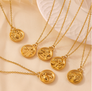 Collier Pendentif Zodiaque Personnalisé en Acier Inoxydable Plaqué Or 18K, Émail Noir, Étanche et Inaltérable, avec Pierre de Naissance - Product Image 2