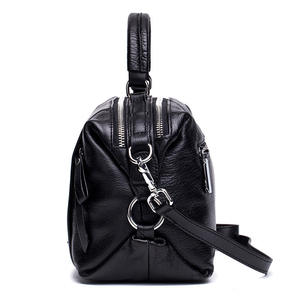 กระเป๋าถือหนังวัวแท้ Andong รุ่น Pillow Bag กระเป๋าสะพายไหล่หนังวัวสำหรับผู้หญิง - Product Image 4