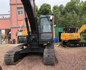 Excavatrice sur chenilles Volvo EC240DL d'occasion de qualité supérieure, modèle 2022, 24 tonnes, excellent état - Product Image 4