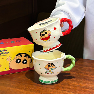 แก้วเซรามิคลายการ์ตูนเครยอนชินจัง ด้ามจับสีเขียว ดีไซน์การ์ตูน ของขวัญฤดูใบไม้ผลิ 2025 สำหรับใช้ในบ้านและสำนักงาน - Product Image 2