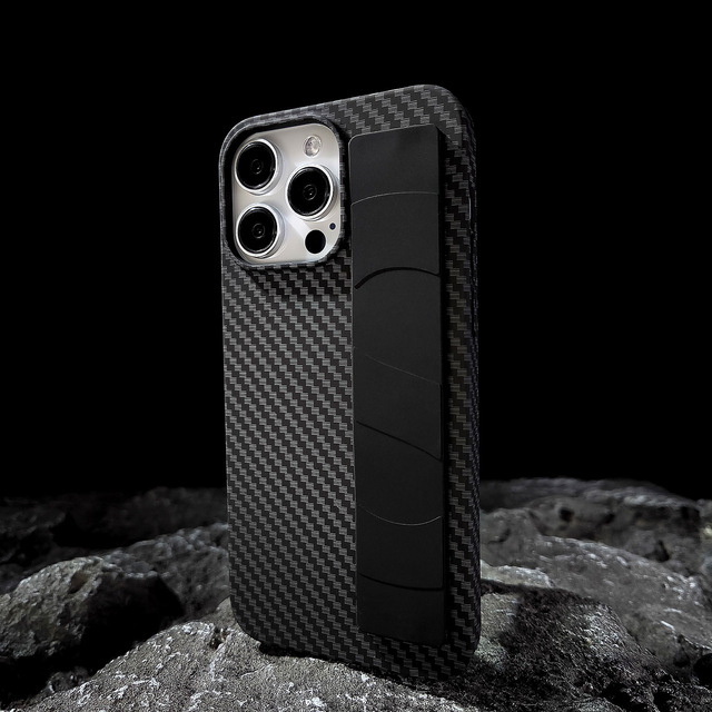 Wholesale Luxury Designer Carbon Fiber Material Phone Case with Silicone Wrist Strap for iPhone 13 14 15 Plus 16 Pro Max