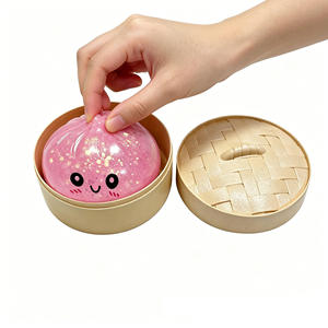 Lot de 8 jouets sensoriels anti-stress Squishy Fun Box, adorables animaux, fruits, cubes océaniques, jouets à presser pour garçons et filles 14+ en TPR - Product Image 3