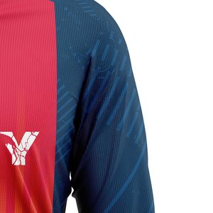 Camiseta de fútbol Retro para hombre con dobladillo curvo sublimado personalizado de alta calidad, camiseta de fútbol de manga larga con cuello en V - Product Image 5