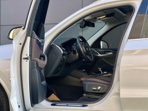 <span class=keywords><strong>BMW</strong></span> <span class=keywords><strong>X3</strong></span> XDrive25i M de Segunda Mano, Años 2021, 2022 y 2023, Caja de Cambios Automática, Volante a la Izquierda, Motor Turbo, Tracción AWD, Cuero, Metal, R19 - Product Image 4
