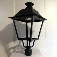 Lampadaire de cour carrée à module LED standard UE 100W IP55 6000lm 3000-6000K, large plage de tension, en aluminium sur mesure