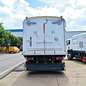 Camion balayeuse routière à aspiration 4x2 Isuzu personnalisé Clw avec une forte puissance d'aspiration pour le nettoyage des rues municipales et l'assainissement urbain - Product Image 6
