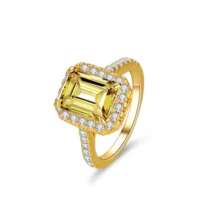 बड़े आकार की अंगूठी 3ct पन्ना कट मोइसानाइट हीरा पीला और सफेद रंग 925 चांदी सोना मढ़वाया सगाई की अंगूठी