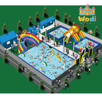 Parc aquatique gonflable géant avec trampoline pour les stations balnéaires