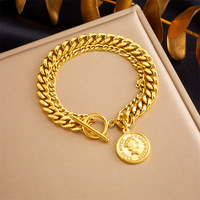 Bracelet chaîne double couche en acier inoxydable plaqué or pour femme, pendentif élégant Reine avec fermoir OT – Cadeau idéal pour les fêtes