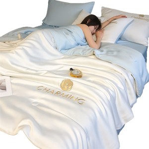 Juego <span class=keywords><strong>de</strong></span> Edredón <span class=keywords><strong>de</strong></span> <span class=keywords><strong>Verano</strong></span> <span class=keywords><strong>de</strong></span> Viscosa Lavable <span class=keywords><strong>de</strong></span> Cuatro Piezas, Ligero, Refrescante, Bordado, Estilo Moderno Minimalista, Diseño <span class=keywords><strong>de</strong></span> Mariposas <span class=keywords><strong>de</strong></span> Ensueño - Product Image 5