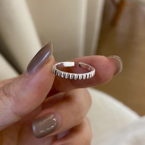Bague en argent pur S925 au design minimaliste vertical, doublée de chocolat, avec une couche haut de gamme, délicate, pour l'index - Product Image 1