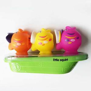 Ensemble <span class=keywords><strong>de</strong></span> jouets <span class=keywords><strong>de</strong></span> <span class=keywords><strong>bain</strong></span> en caoutchouc publicitaire personnalisé, navire <span class=keywords><strong>pirate</strong></span> en vinyle et petits poissons qui font des jets d'eau - Product Image 4