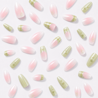 Faux ongles adhésifs doux en amande, style français à carreaux verts avec dégradé rose, pour les voyages et les rendez-vous