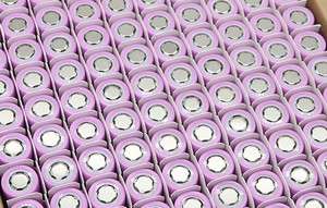 ليثيوم أيون قابلة للشحن 3.7V <span class=keywords><strong>18650</strong></span> بطارية 3000mAh 1C 2C 4C الخليوي 12C 15C ليثيوم أيون <span class=keywords><strong>18650</strong></span> بطارية حزمة 2000/2500/3350 <span class=keywords><strong>mAh</strong></span> - Product Image 5