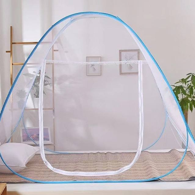 Porte simple bleue avec fond