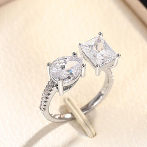 Anello di Fidanzamento da Donna T0509 con Zirconia Cubica Taglio Principessa, Montatura a Griffe, Pietra Creata in Laboratorio, Anelli alla Moda - Product Image 6