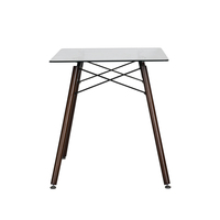 Plateau en verre transparent et pieds en bois pour la salle à manger table carrée de restaurant table d'extérieur pour la salle à manger ou la cantine