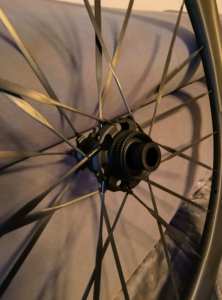 Set di Ruote in Carbonio Personalizzato 700c per Bici da Strada, Leggero, con Freno a Disco, 21 Raggi e Tubeless/Clincher - Product Image 5