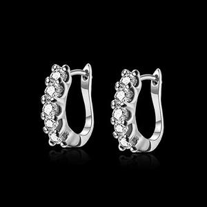Pendientes Huggie de Oro Blanco E662 con Circonita Redonda Engastada en Garra, Joyería Clásica de Moda para Mujer - Product Image 3