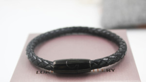 BMZ Noir nouveau logo gratuit gravé imperméable à l'eau 6mm 6 brins vérité en cuir dur bracelets pour les femmes 2020 mode charme