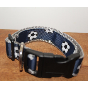 Collier de <span class=keywords><strong>chien</strong></span> ajustable sur le thème du football et du soccer avec doublure en néoprène rembourrée, parfait pour les promenades quotidiennes et les moments de plaisir lors des matchs - Product Image 3