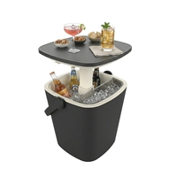 Mesa Cooler Portátil 3 em 1 de Plástico Preto com Tampa Elevatória e Abridor de Garrafas Ecológica 28L para Uso em Acampamentos e Piscinas