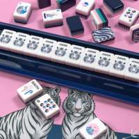 2026 Tren Terbaru Ubin Mahjong Akrilik Berlapis Warna Pink Pola Kustom Permainan Mahjong Amerika