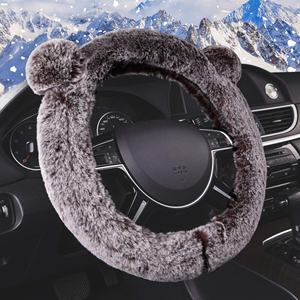 Housse de volant noire en peluche Koala Bear, ajustement universel mignon et moelleux, convient à la plupart des voitures, suv, camions et fourgonnettes - Product Image 2