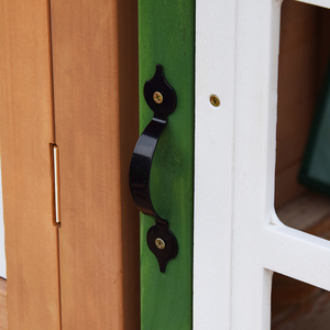 Casa de Juegos Infantil de Madera Premium para Exteriores, Cafetería de Juguete para Patio Trasero con Mostrador, Bancos y Puerta Decorativa - Product Image 3