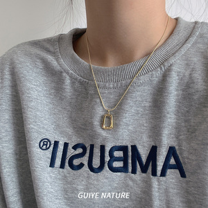 Dropshipping Vintage RVS Trapeziumvormige Ketting Dames 18K Goud Vergulde Holle Vierkante Hangertje Ketting voor Meisjes - Product Image 4