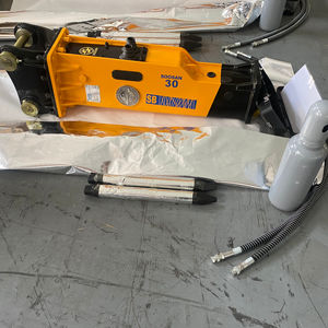 Nuevo martillo hidráulico SOOSAN SB30 Box Silence con cinceles de 53 mm y caja de herramientas para excavadoras de 2.5-4.5 toneladas para demolición - Product Image 1