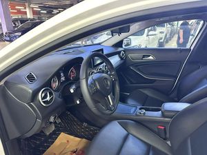 Mercedes-Benz <span class=keywords><strong>GLA</strong></span> 2016 SUV Usado, Volante a la Izquierda, para Exportación - Product Image 6