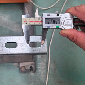 S450 ZM275 galvanizado Zinc recubierto Zinc Aluminio Magnesio Estructura de acero Perfil ASTM <span class=keywords><strong>C</strong></span> Canal Punzonado Corte Soldadura - Product Image 4