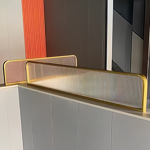Cabine basse de luxe légère Restaurant moderne Fer Art <span class=keywords><strong>Changhong</strong></span> Écran en verre Clôture rehaussée Cloison décorative Personnalisation - Product Image 1