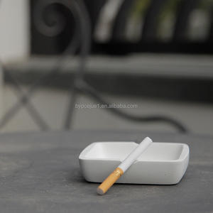 Cendrier en béton coloré de haute qualité pour la forme carrée de barre de <span class=keywords><strong>bureau</strong></span> à domicile Logo personnalisé en boîte cendrier sans fumée pour cigares - Product Image 1