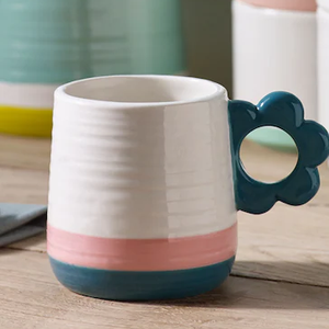 Venta al por mayor diseño novedoso artículo de regalo nórdico agua leche tazas de té hogar Oficina diario personalizado <span class=keywords><strong>taza</strong></span> de café de cerámica <span class=keywords><strong>con</strong></span> mango de flores - Product Image 1