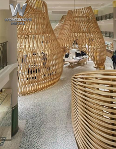 <span class=keywords><strong>Cloison</strong></span> de séparation personnalisable en forme de cage à oiseaux en acier inoxydable couleur bois, idéale pour les hôtels, restaurants et cafés - Product Image 4