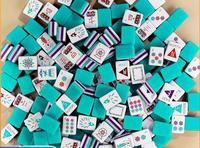Jeu de Mahjong et de Poker de Luxe en Métal Vert et Mélamine Écologique pour 4 Joueurs, Résistant à l'Eau, Idéal pour les Fêtes, la Maison, le Club et les Loisirs, Vente en Gros